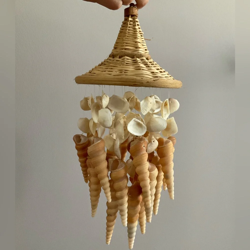 Woven Shell Chime in Cream and Tan